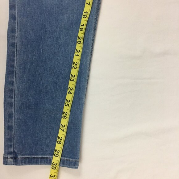 Chico's Perfect Stretch Pull-On Jeans Light Wash Size 0.5 - Picture 12 of 12